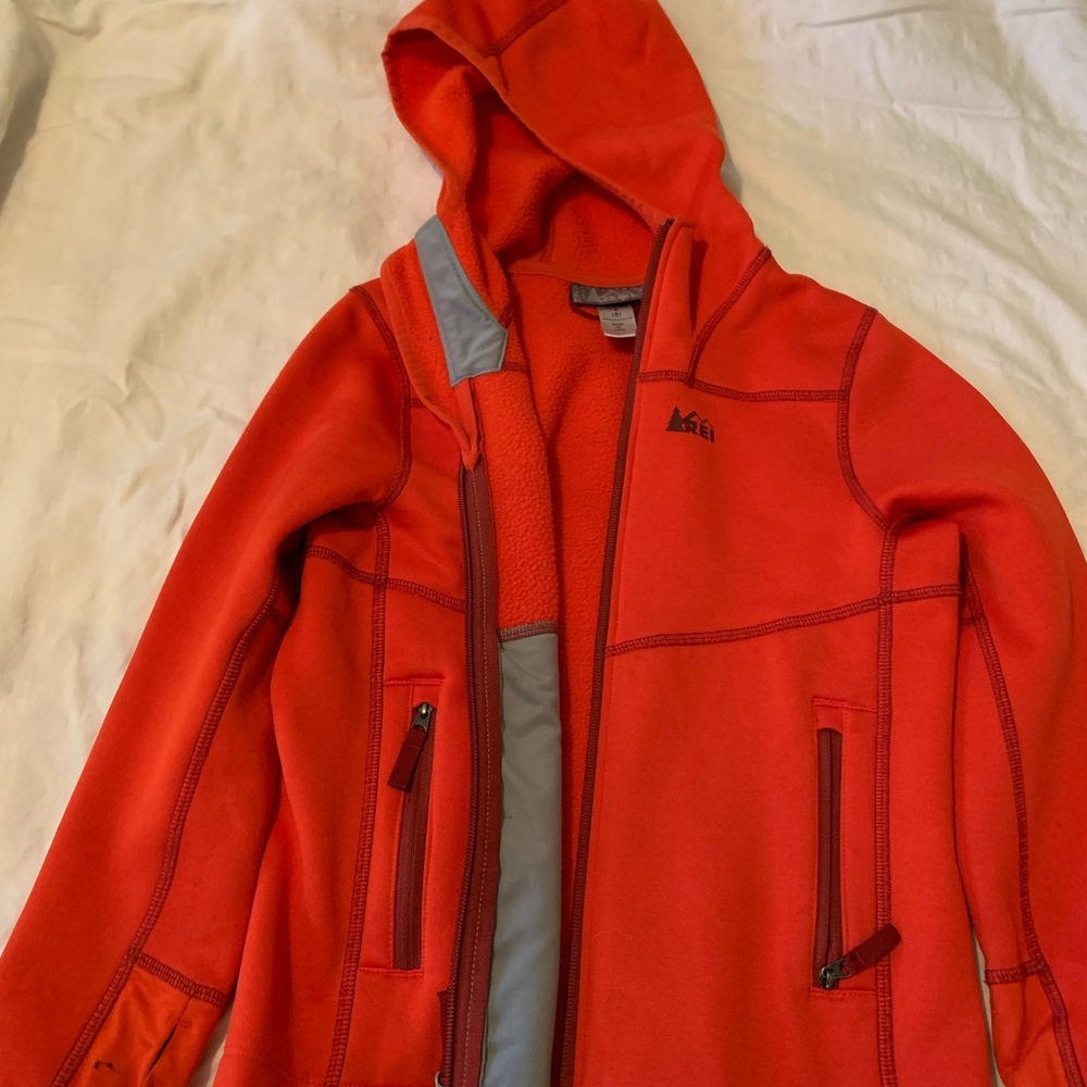 REI boys soft layer jacket size 8.